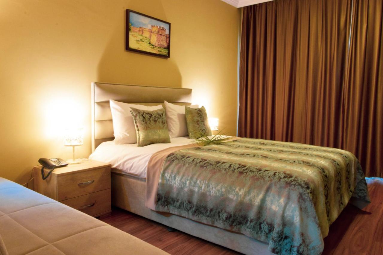 Golden Palms Guest House & Cafe Фамагуста Екстериор снимка