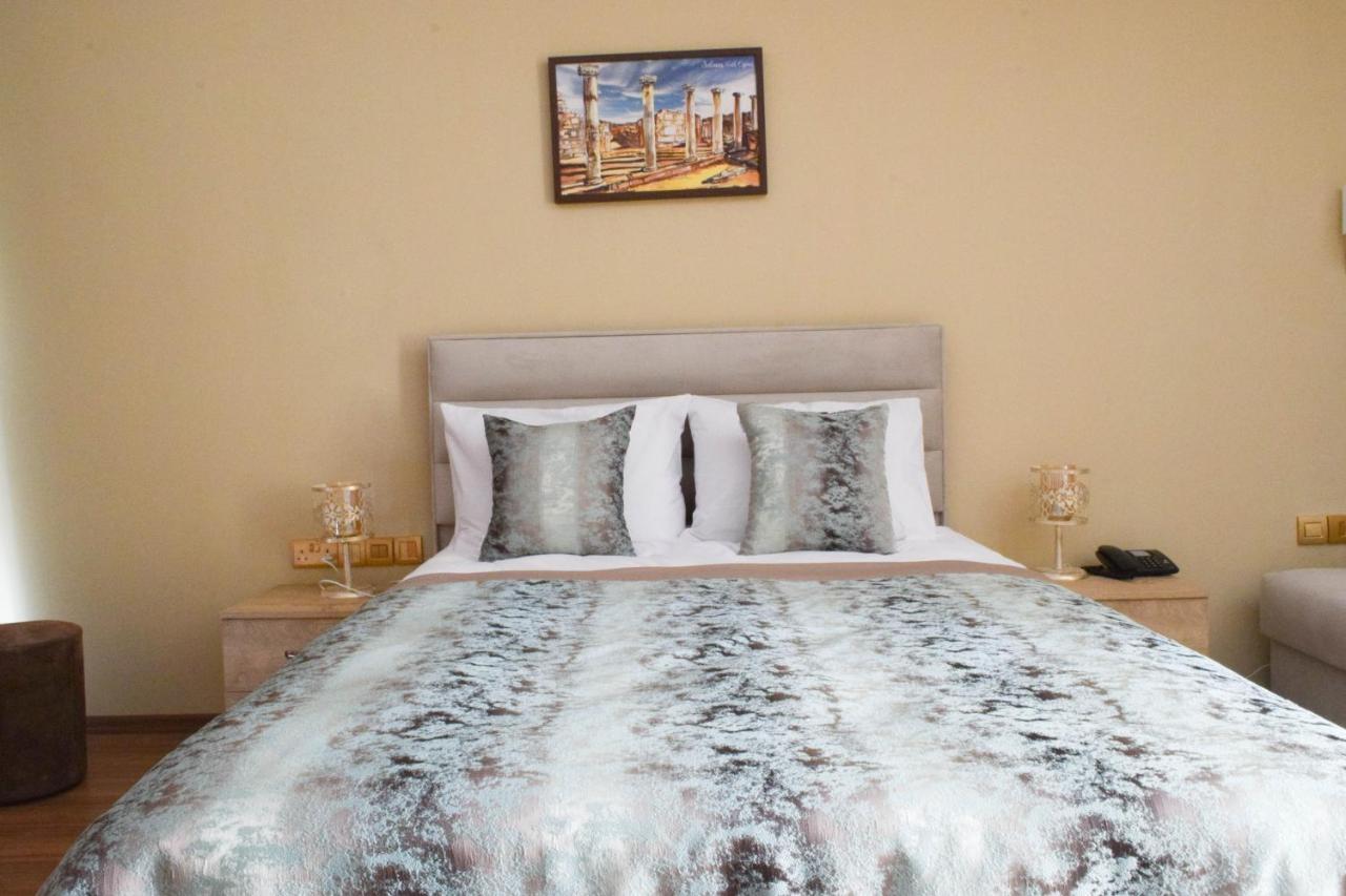 Golden Palms Guest House & Cafe Фамагуста Екстериор снимка