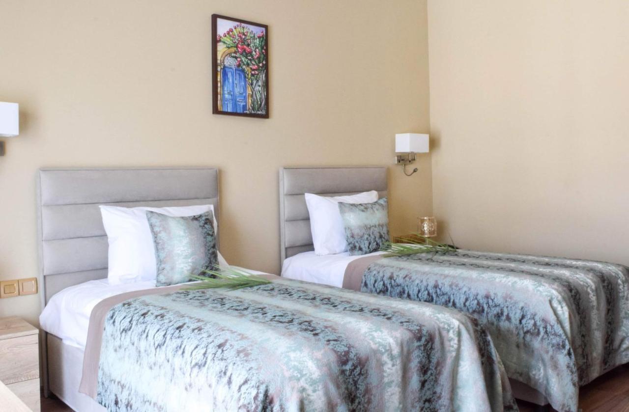 Golden Palms Guest House & Cafe Фамагуста Екстериор снимка