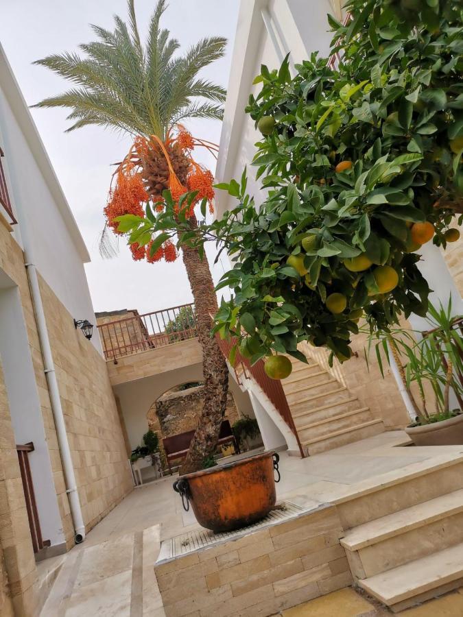 Golden Palms Guest House & Cafe Фамагуста Екстериор снимка