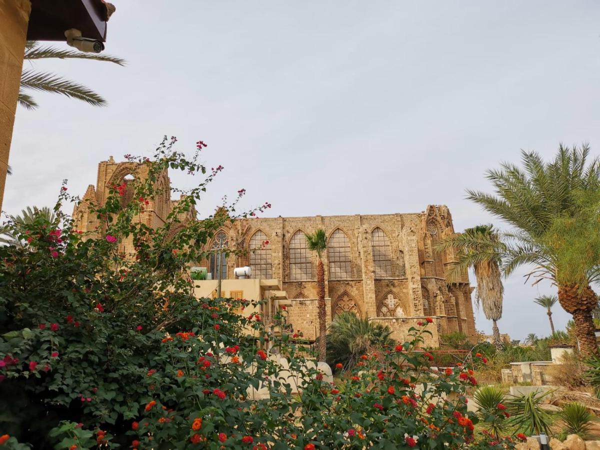 Golden Palms Guest House & Cafe Фамагуста Екстериор снимка