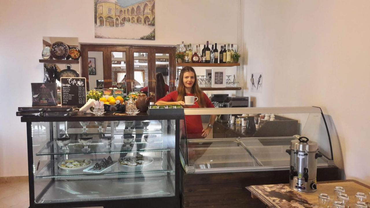 Golden Palms Guest House & Cafe Фамагуста Екстериор снимка