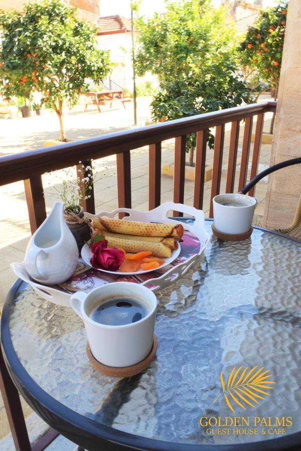 Golden Palms Guest House & Cafe Фамагуста Екстериор снимка